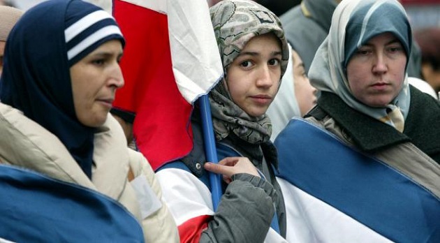 Мусульмане отвечают на призыв французских "интеллектуалов" изменить текст  Корана - ГолосИслама.RU