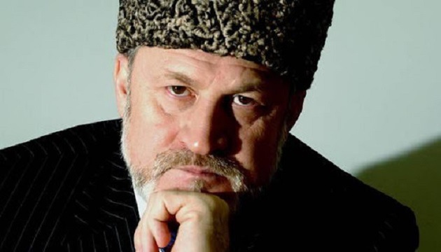 Чеченского политика Ахмеда Закаева положили в больницу с подозрением на COVID-19